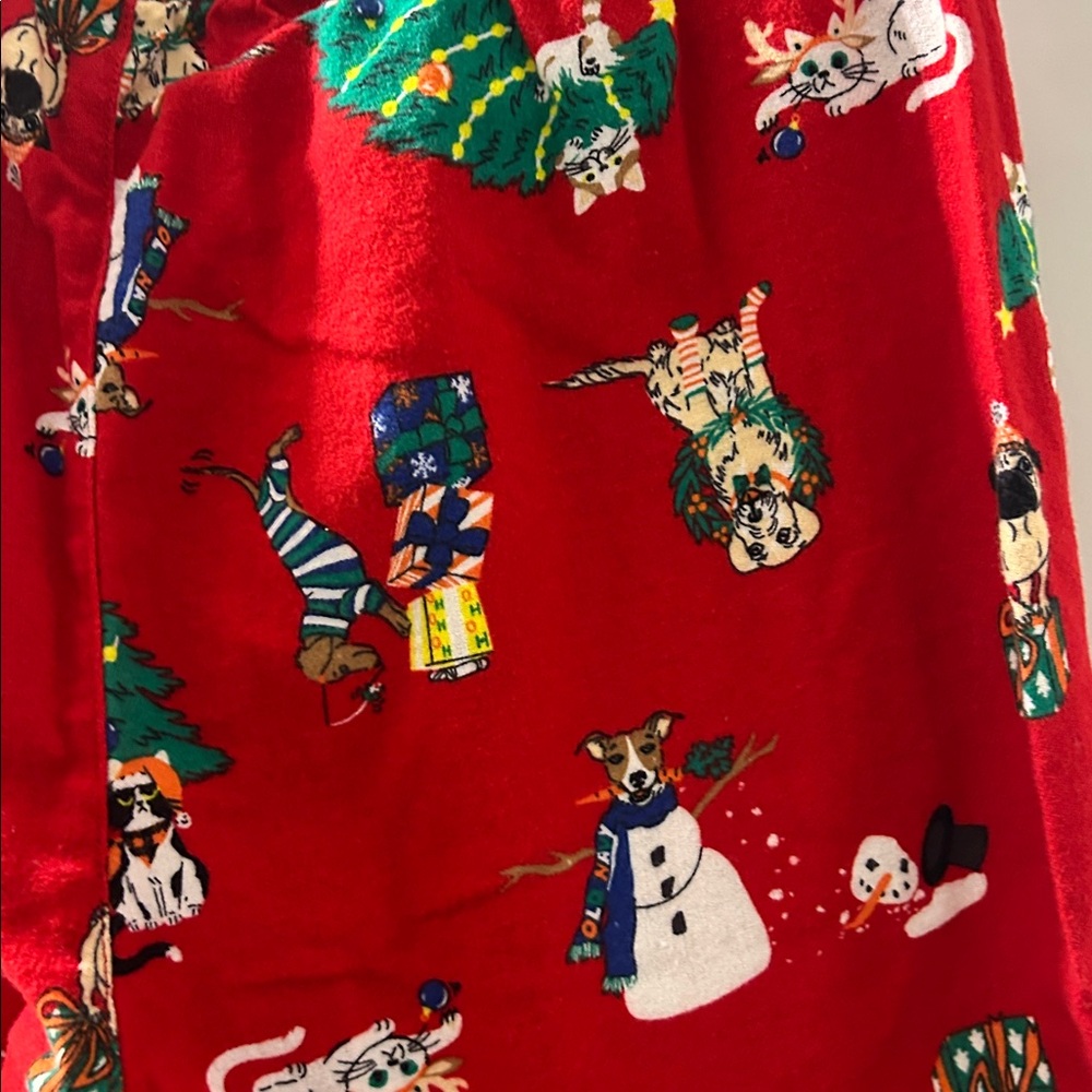 Old Navy Red Holiday Print Pajama Pants